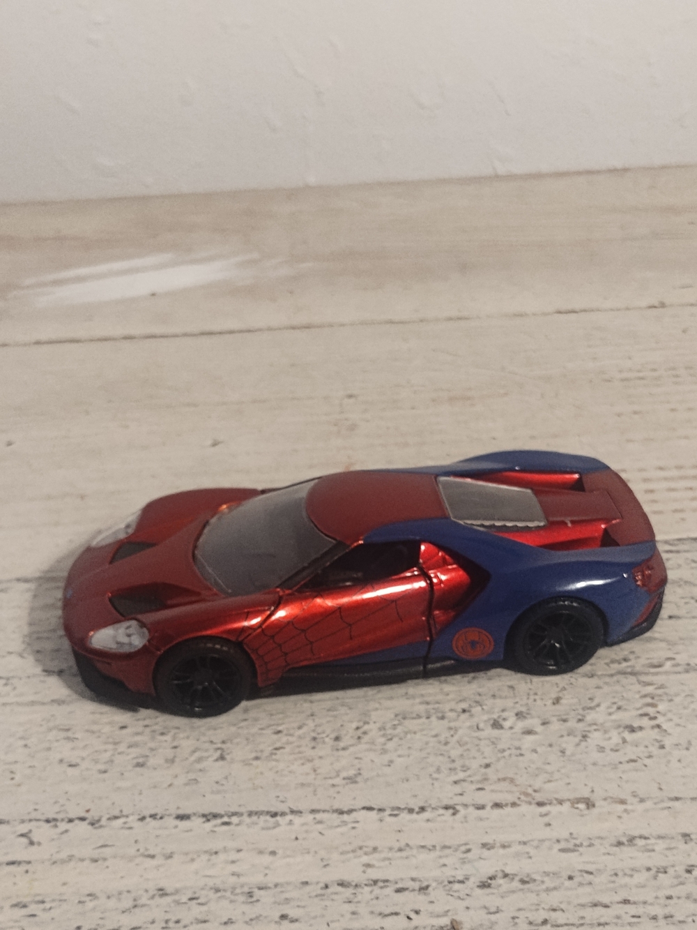 Marvel Spider Man 2017 Ford GT Avengers Candy Red Diecast Toy Car, 5",